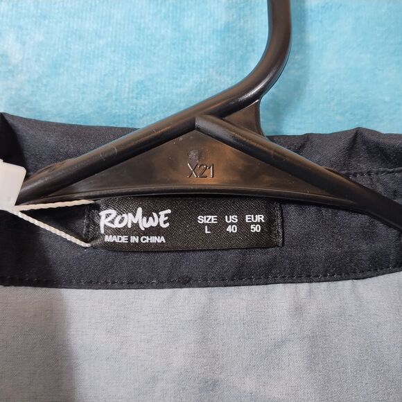 NWT Romwe Men's Short Sleeve Button Up Shirt, Polyester, Size Large - Picture 4 of 4